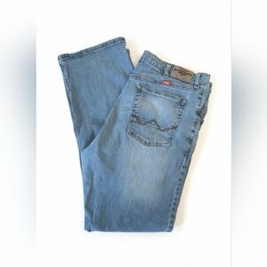 Men's Wrangler Light Blue Straight Jeans